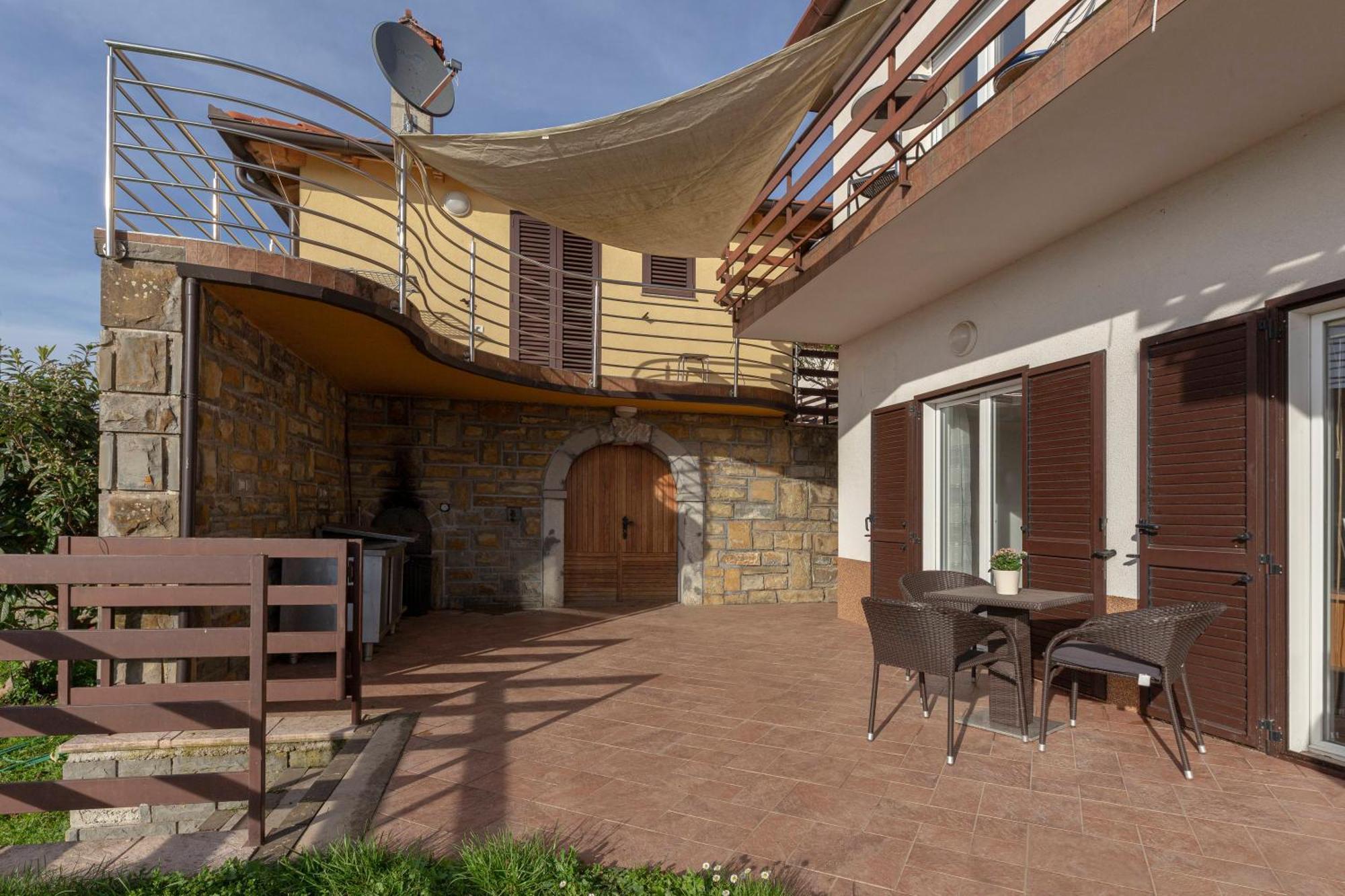Apartments Souranded By Forest With Sea View Копер Экстерьер фото