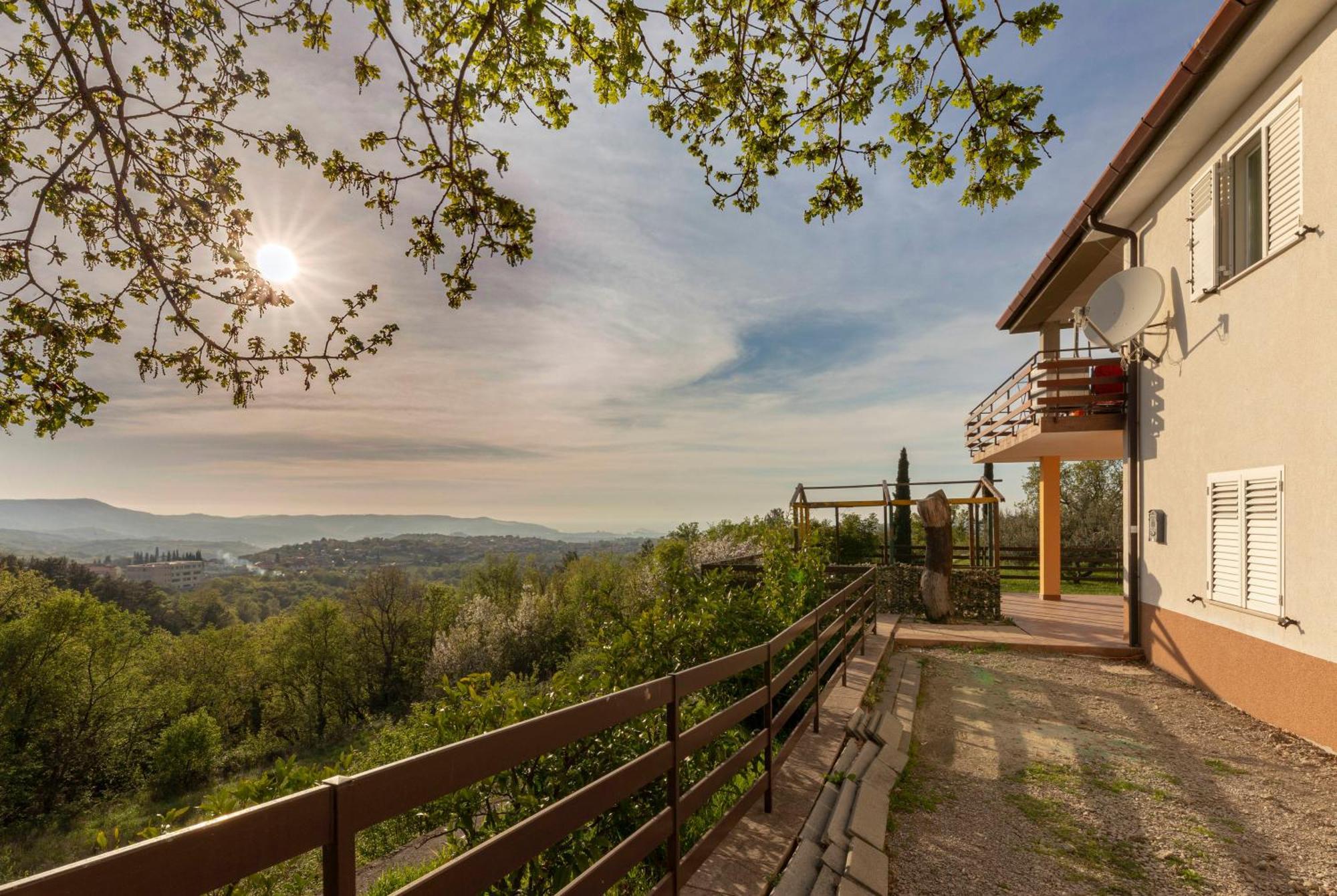 Apartments Souranded By Forest With Sea View Копер Экстерьер фото